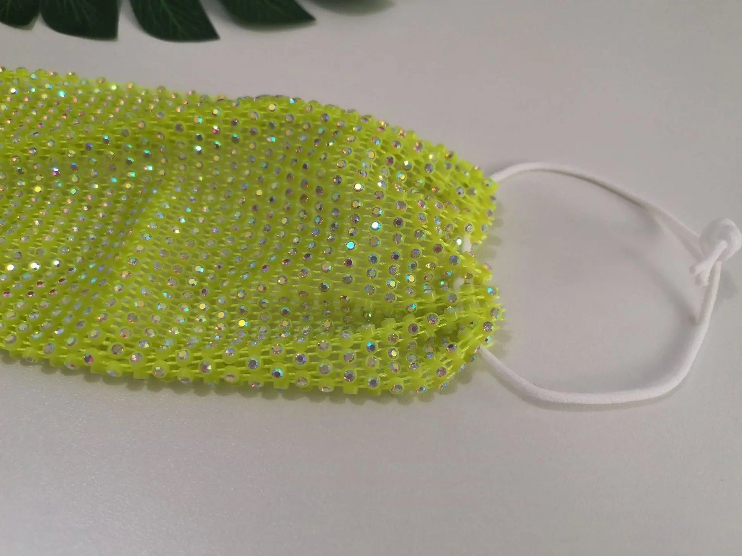 Mesh And Diamond Decorative Masks Become Beautiful Artifacts SmartPaws